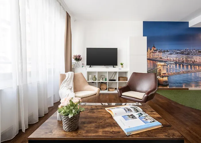 City Center Wellness Suites - Pool-Gym-Parking